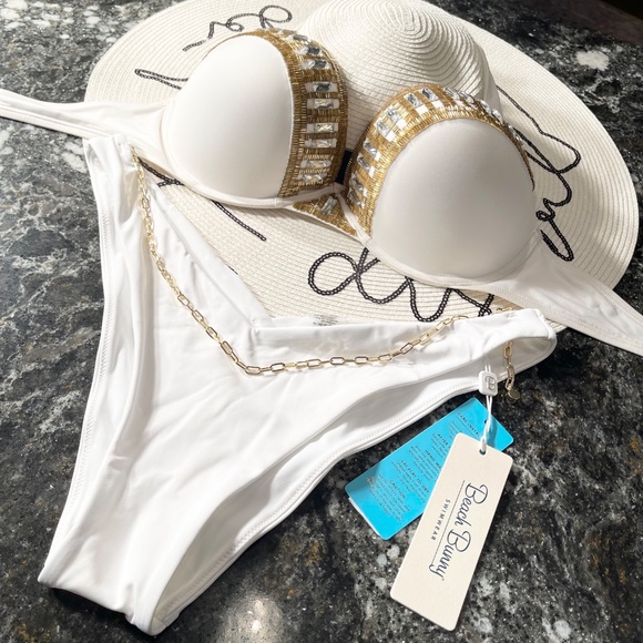 Like new Embellished bikini bombshell top 36C and beach bunny L bottoms - Picture 6 of 14